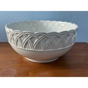 VTG Tiffany & Co White Ceramic Lattice Basket Weave Fruit Bowl Italy AS IS Flaw